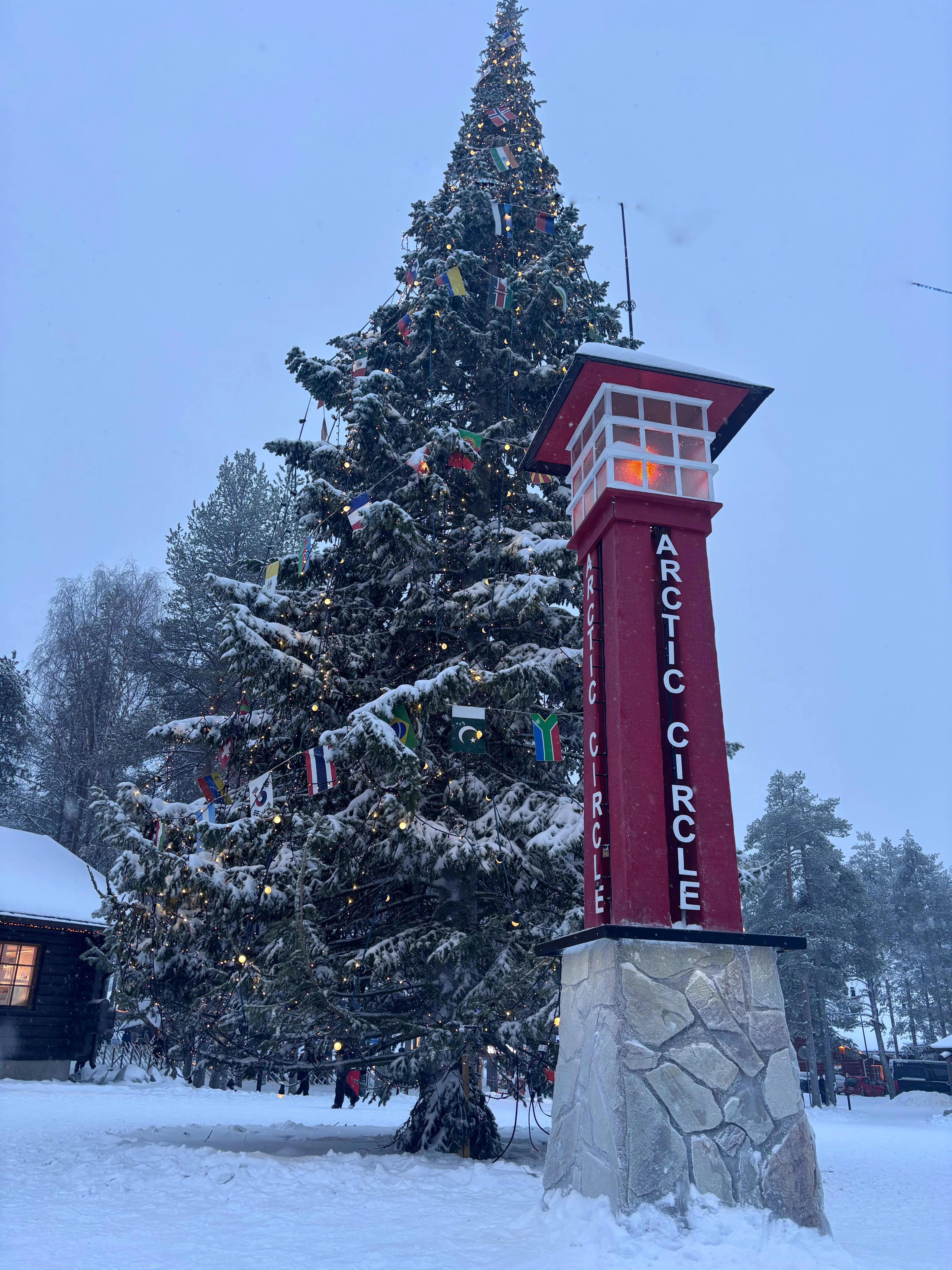 Panneau du Cercle Arctique à Rovaniemi
